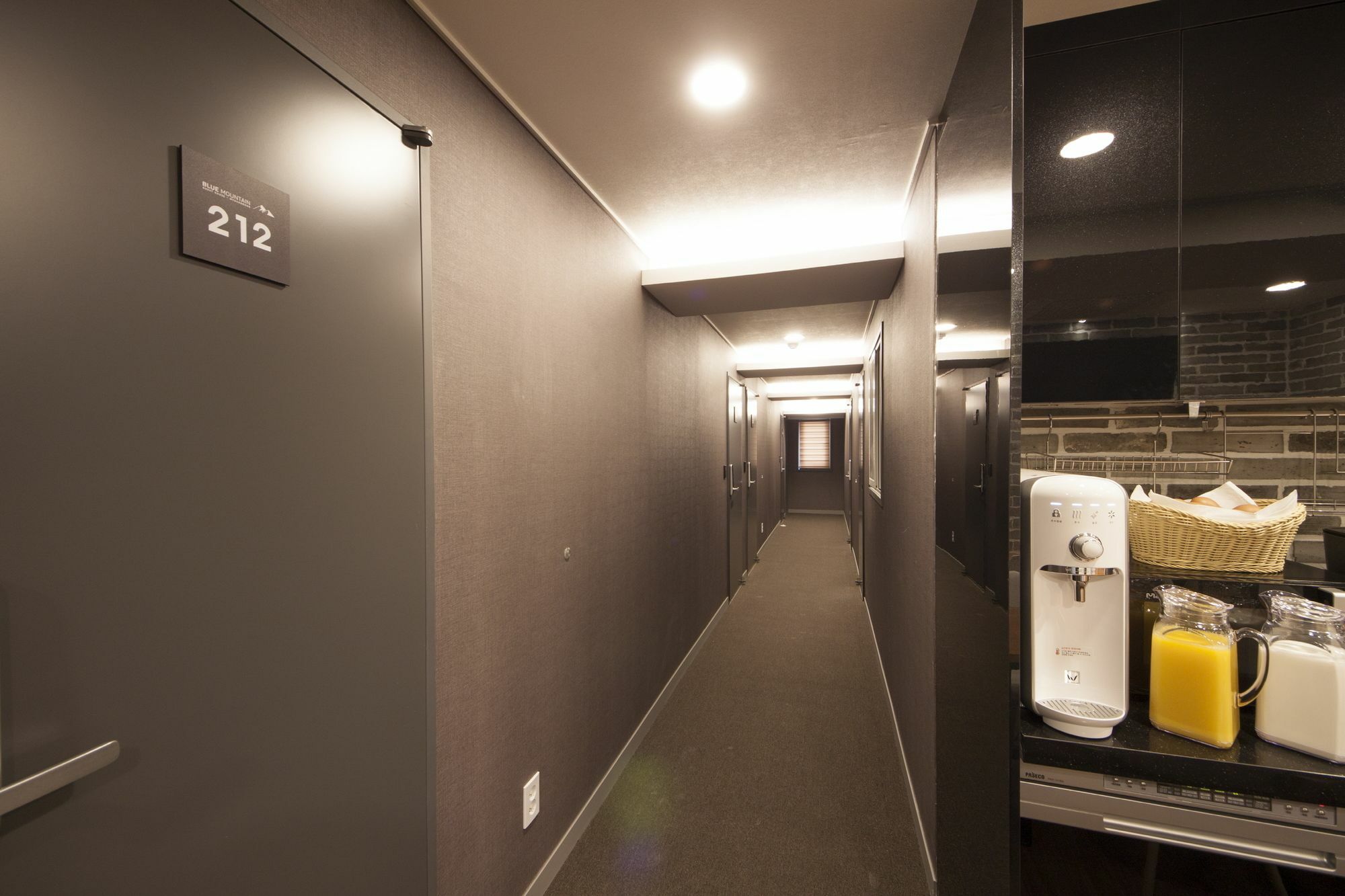 Blue Mountain Myeong-Dong Hotel Сеул Екстериор снимка