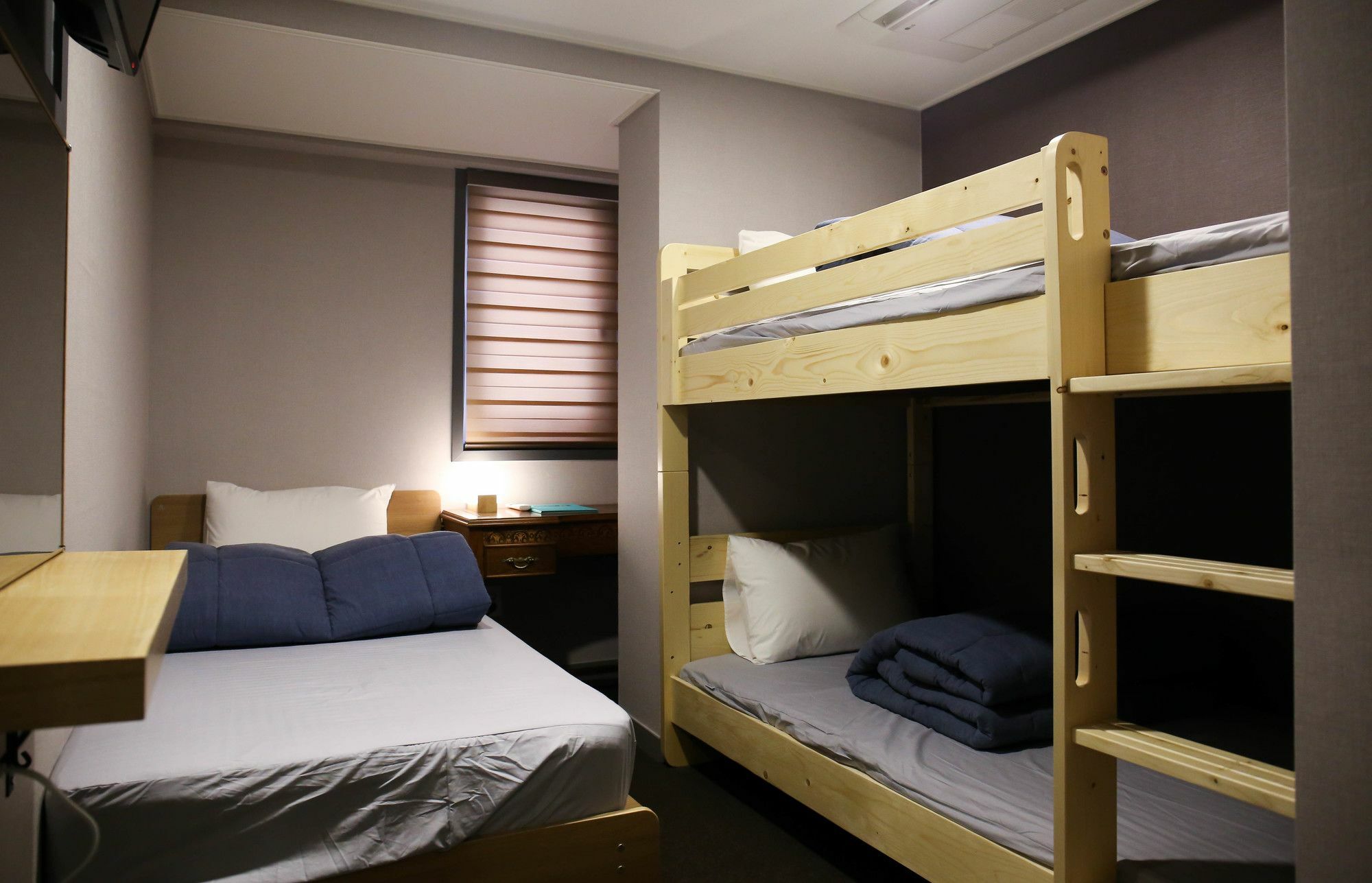 Blue Mountain Myeong-Dong Hotel Сеул Екстериор снимка