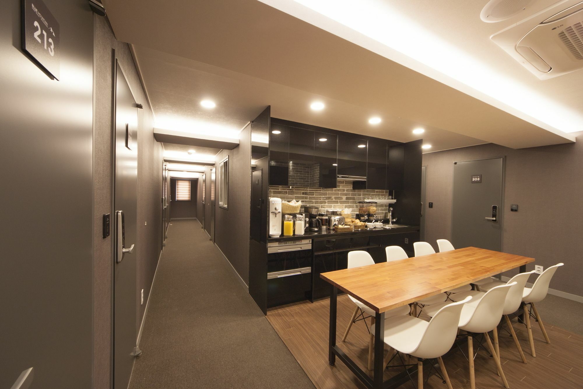 Blue Mountain Myeong-Dong Hotel Сеул Екстериор снимка