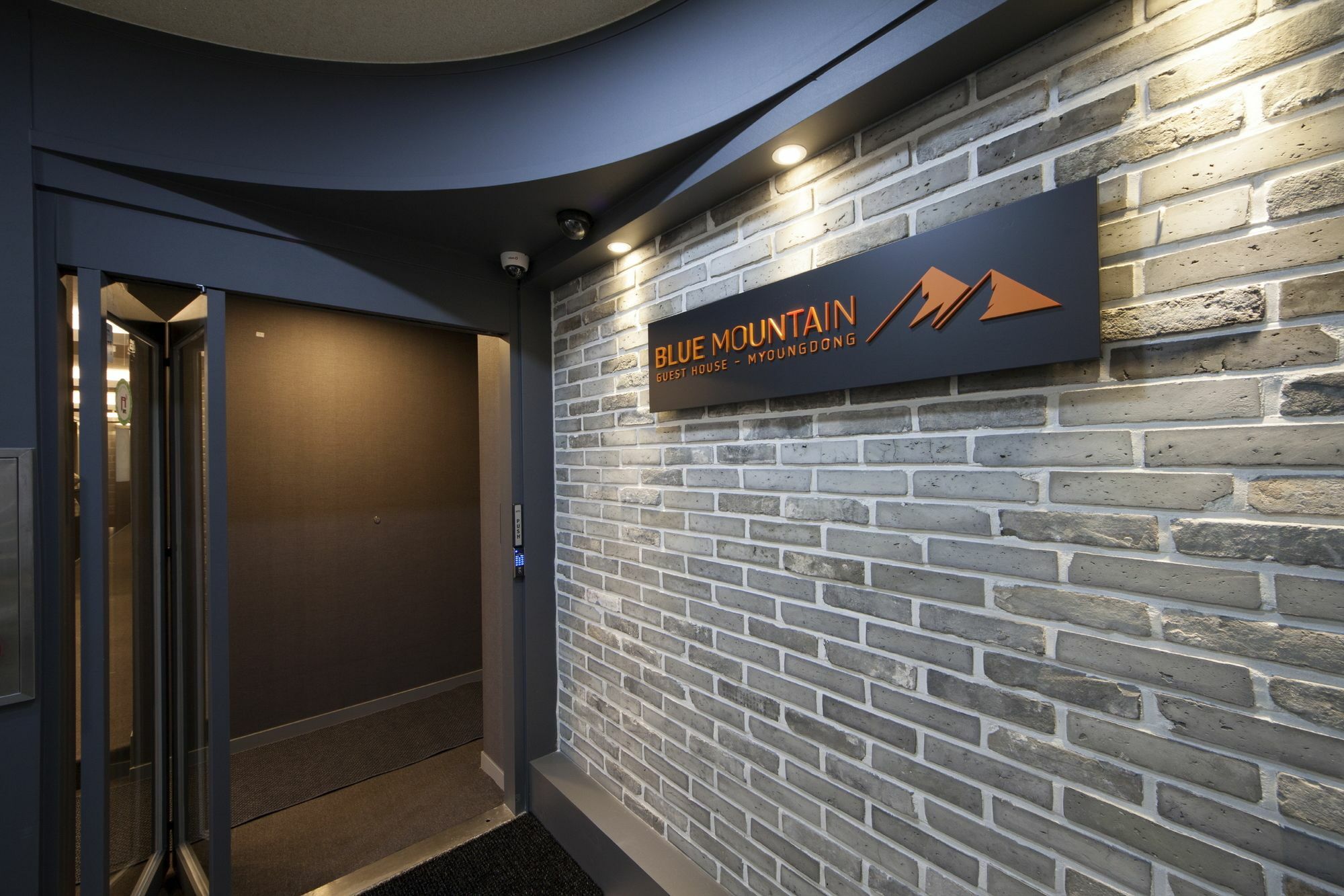 Blue Mountain Myeong-Dong Hotel Сеул Екстериор снимка
