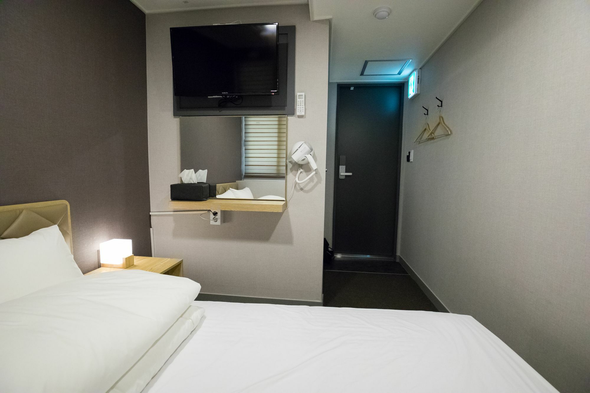 Blue Mountain Myeong-Dong Hotel Сеул Екстериор снимка