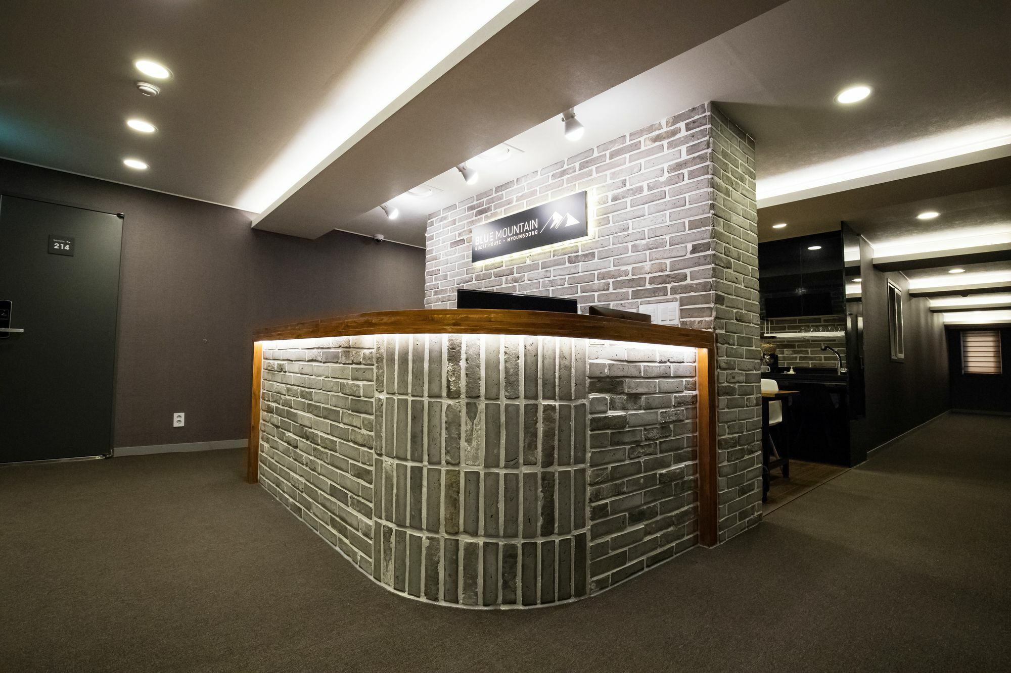 Blue Mountain Myeong-Dong Hotel Сеул Екстериор снимка
